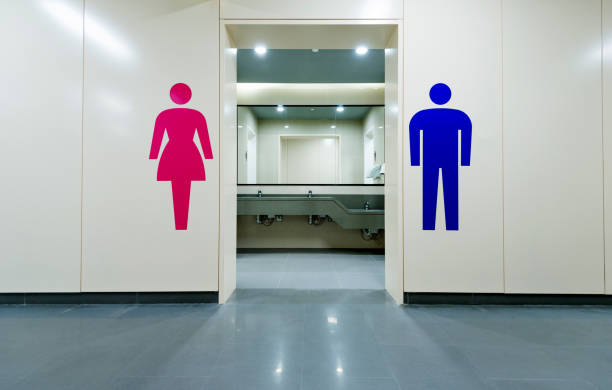 Papa aux toilettes : doit-il accompagner sa fille chez les hommes ou chez les femmes ?