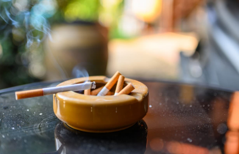 Débarrassez-vous de l’odeur de cigarettes à la maison avec cette astuce naturelle