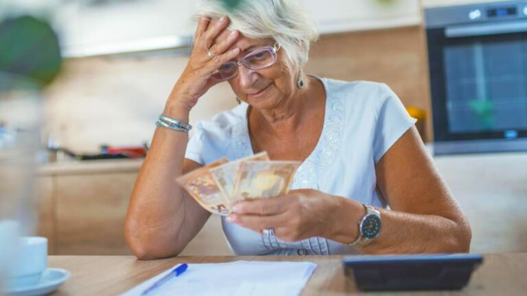 Retraite de moins de 1500€ : ces 4 aides peu connues peuvent vous faire gagner plusieurs centaines d’euros par mois