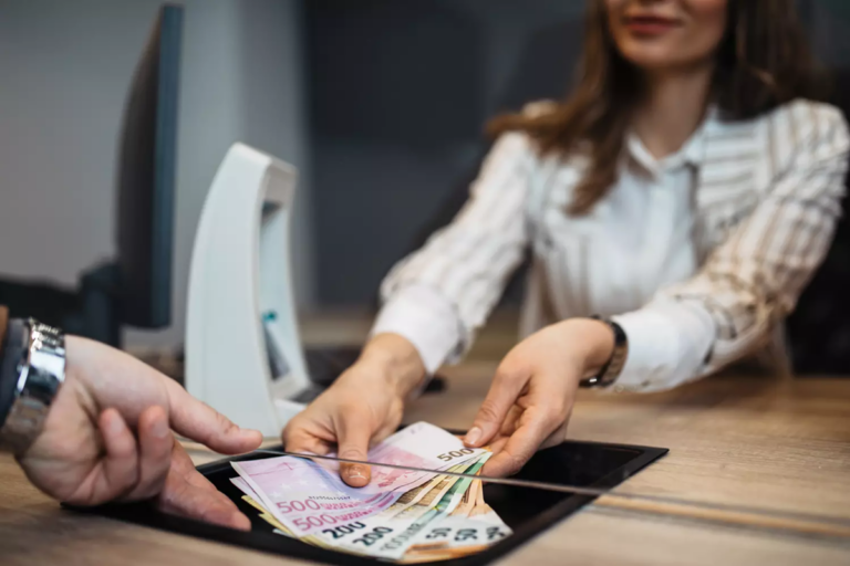 Après un décès : comment accéder à l’argent du défunt ?