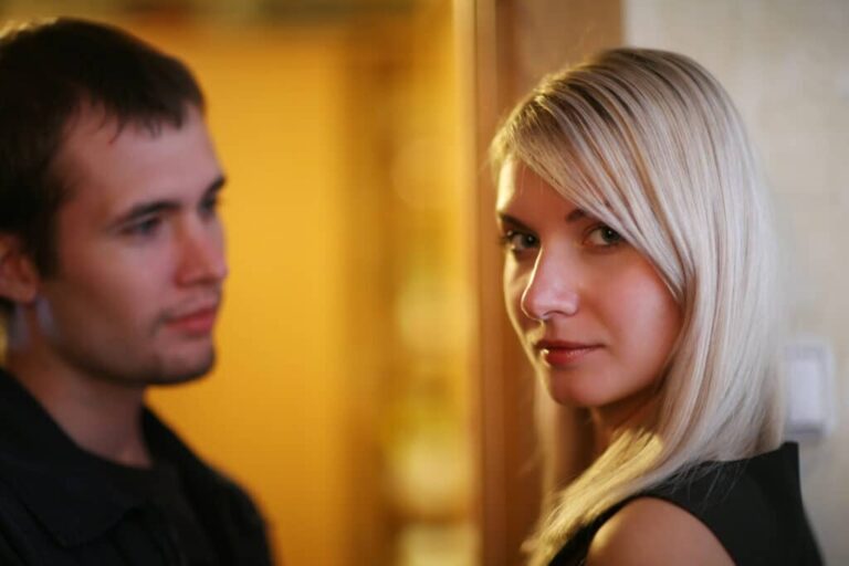 « J’ai aimé une manipulatrice narcissique » – Témoignage d’un homme en reconstruction