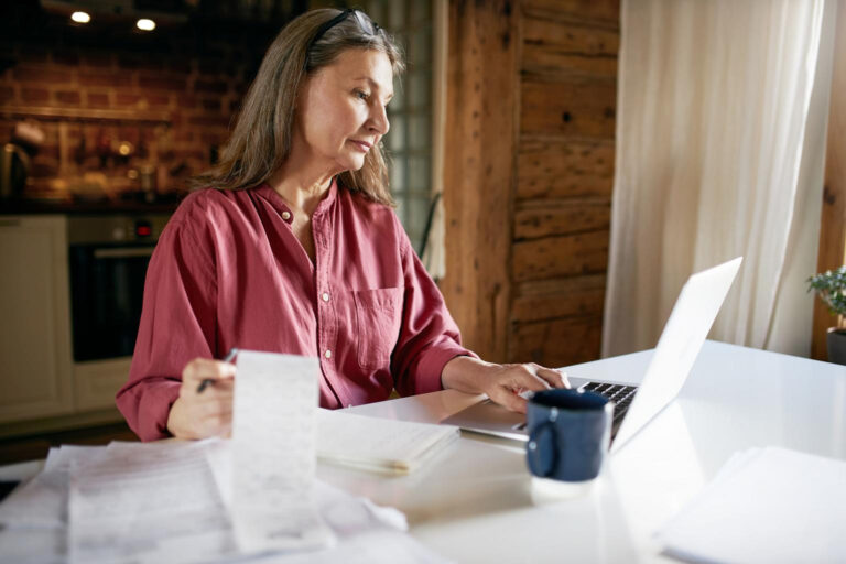Pension de réversion : comment se partage-t-elle entre ex-conjoint et conjoint survivant ?
