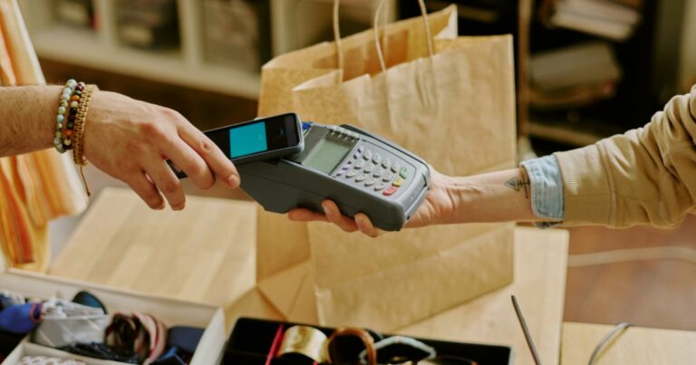La règle des 24 h : l’astuce simple pour éviter les achats impulsifs